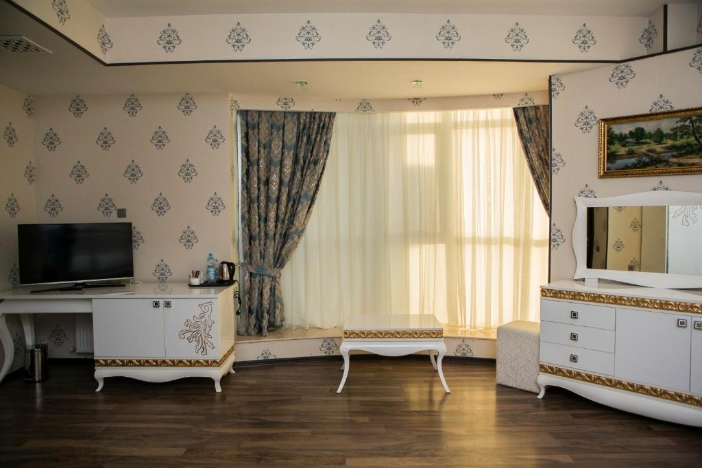 هتل آزالیا باکو